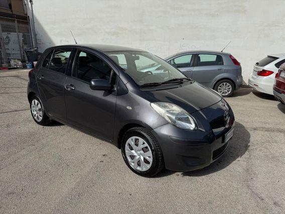 Toyota Yaris 1.0 5 porte