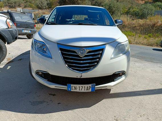 Lancia Ypsilon 1.2 Gold - 2012