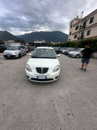 Lancia Ypsilon 1.3 MJT 75 CV Argento