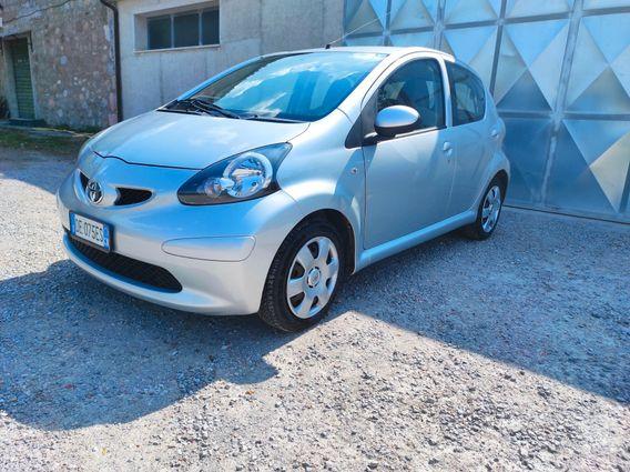 Toyota Aygo 1.0 12V VVT-i 5 porte Sol