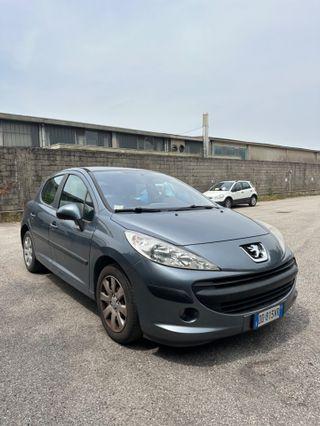Peugeot 207 1.4 88CV Neopatentati