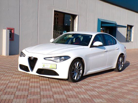 Alfa Romeo Giulia 2.2 Turbodiesel 150 CV AT8