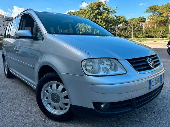 Volkswagen Touran 1.9 TDI 101CV HIGHLINE 7 POSTI