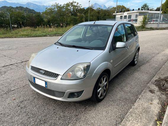 FORD Fiesta 1.4TDCi 5P Ghia 50Kw - 2007