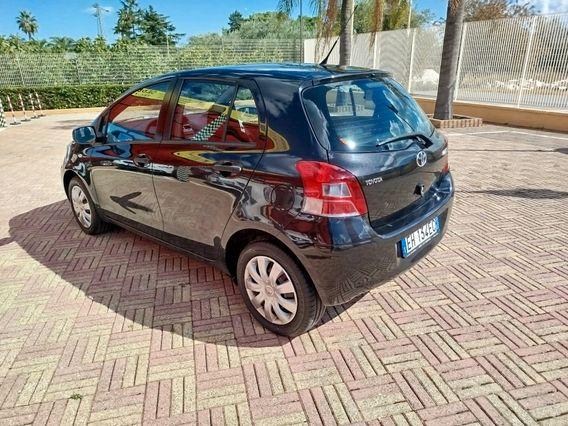 Toyota Yaris 1.0 5 porte Sol