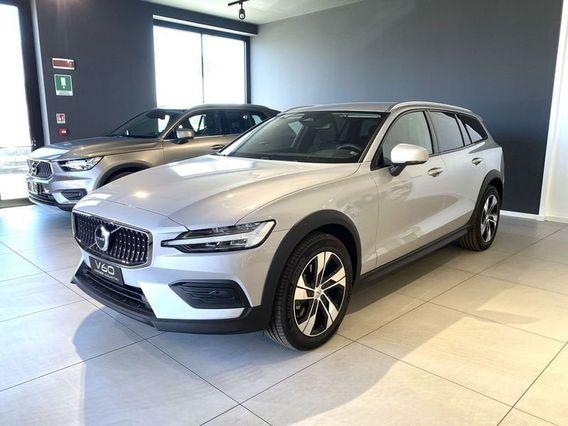 Volvo V60 Cross Country B4 197+14 CV AWD Mild Hybrid Diesel Automatico Core