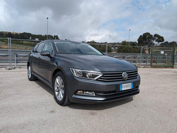 Volkswagen Passat 1.6 TDI SCR DSG Business BMT