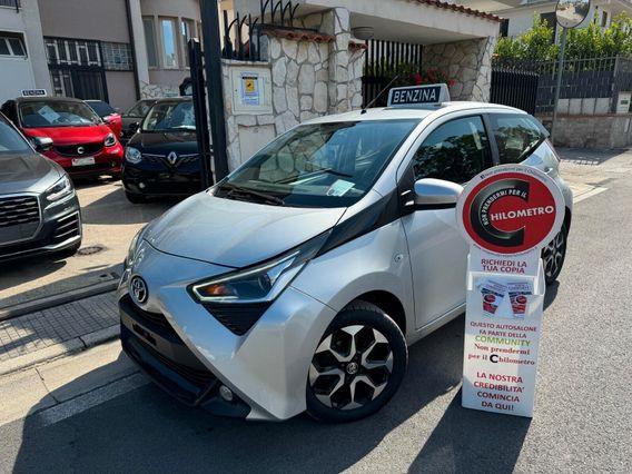 Toyota Aygo Connect 1.0 VVT-i 72 CV 5 porte x-cool MMT AUTOMATICA