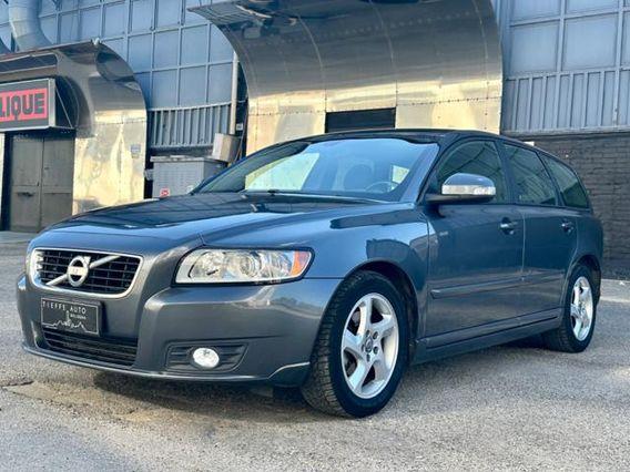 VOLVO V50 D2 POLAR