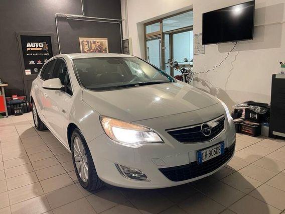 Opel Astra 1.7 CDTI 110CV 5 porte Cosmo