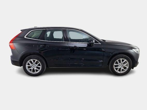 VOLVO XC60 B4 D AWD Geartronic Momentum Pro