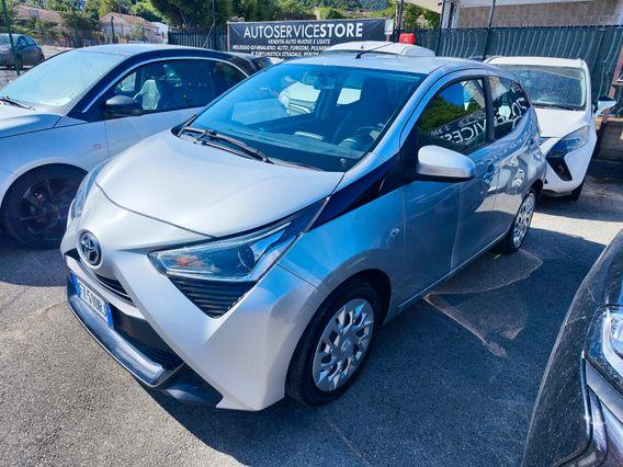 Toyota Aygo Connect 1.0 VVT-i 72 CV 5 porte x-play